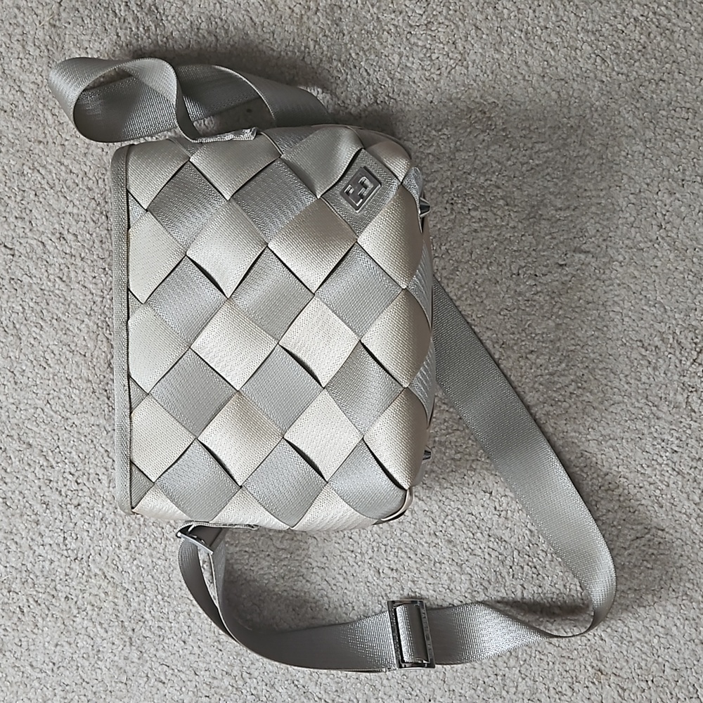 Maggie Bags Medium Crossbody